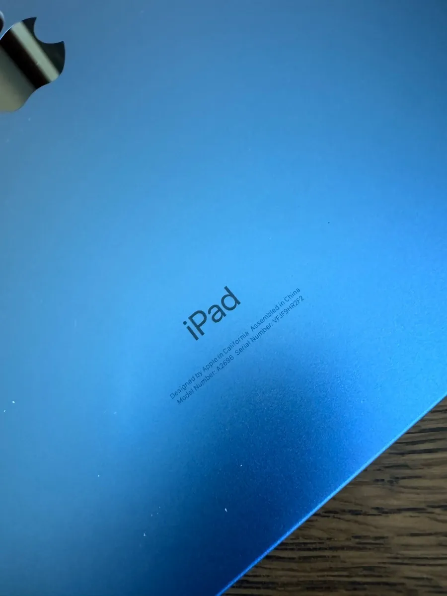 IPad 10th Generation 64GB - Image 2