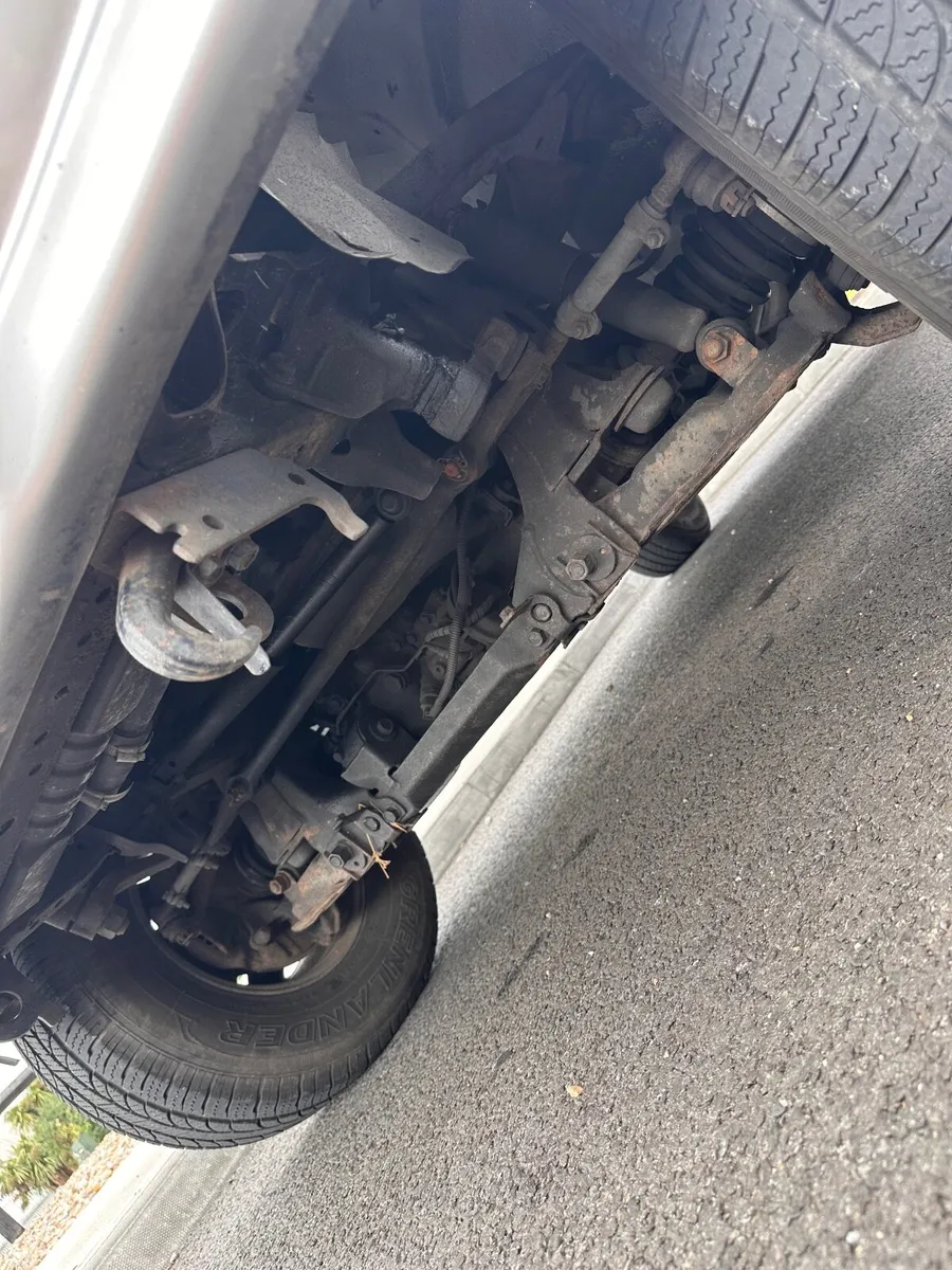 Toyota Hilux 1992 - Image 3