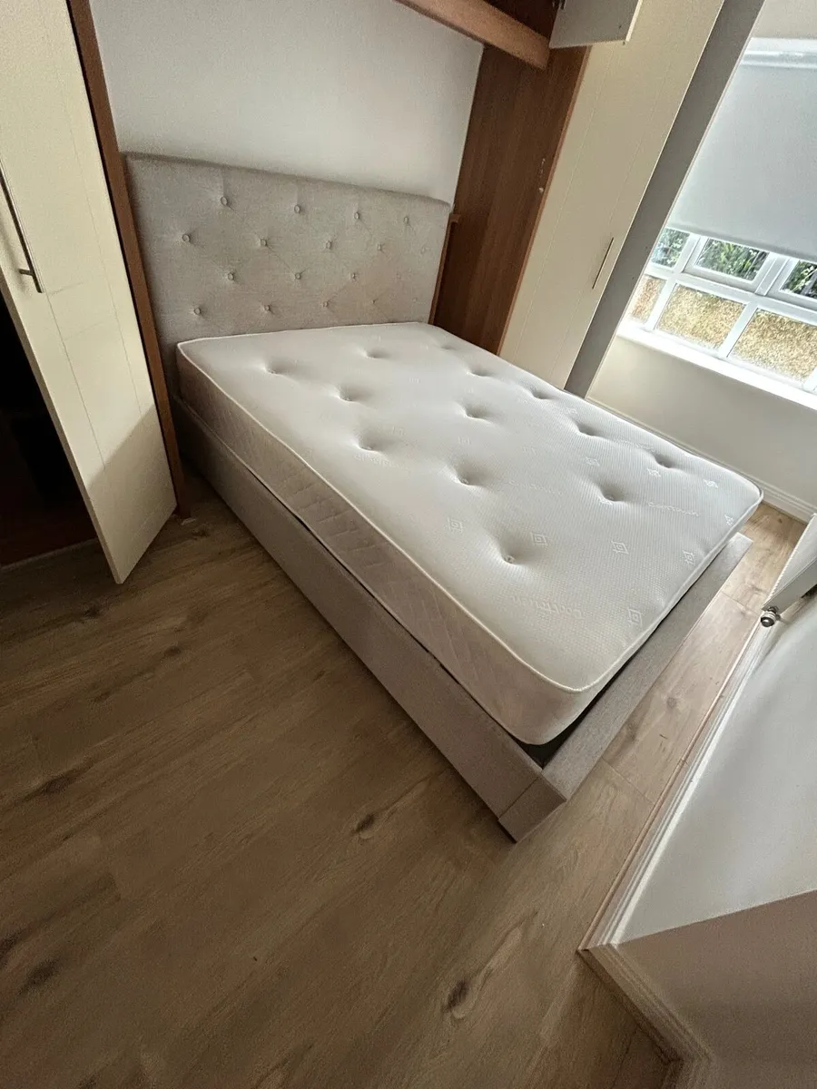 Harvey Norman King bed with Brand new Matteress & - Image 2