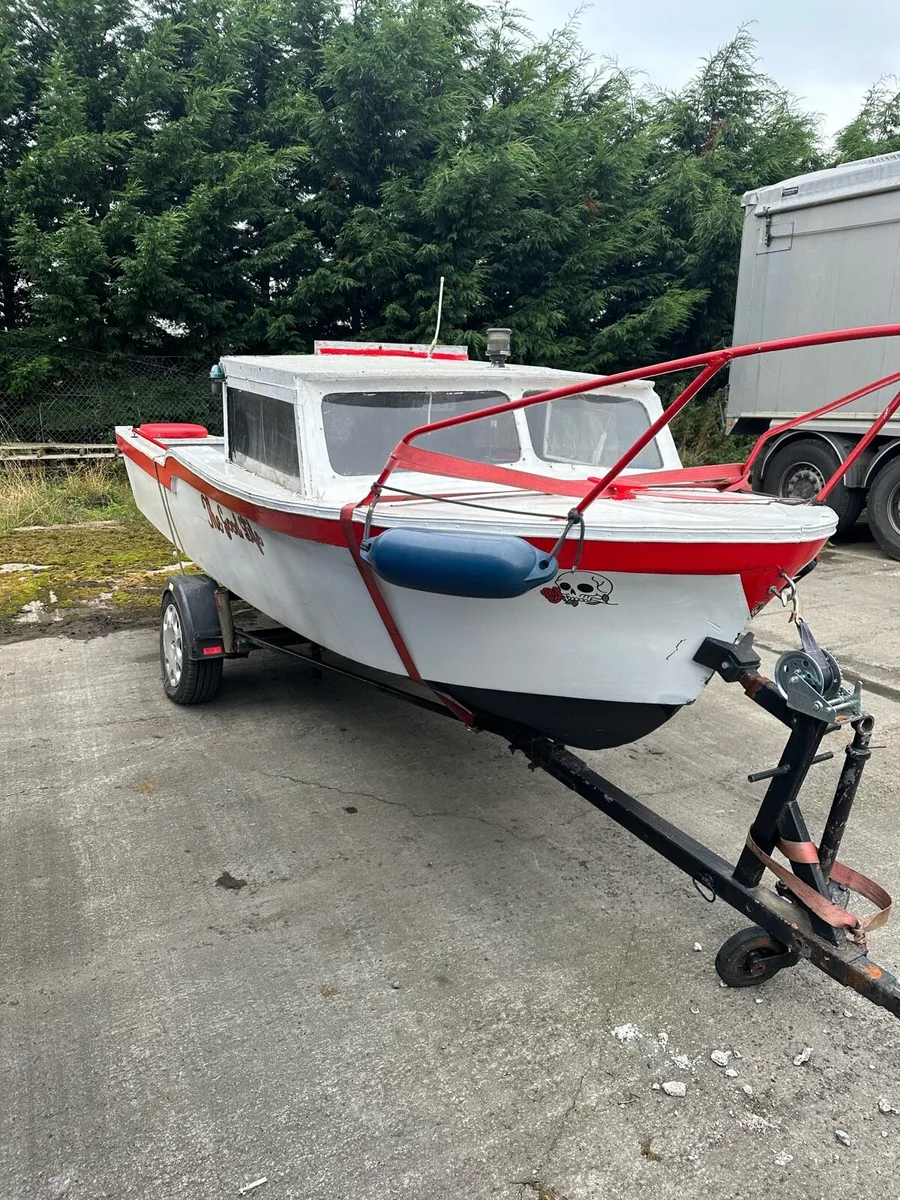 Fishing boat - Image 3