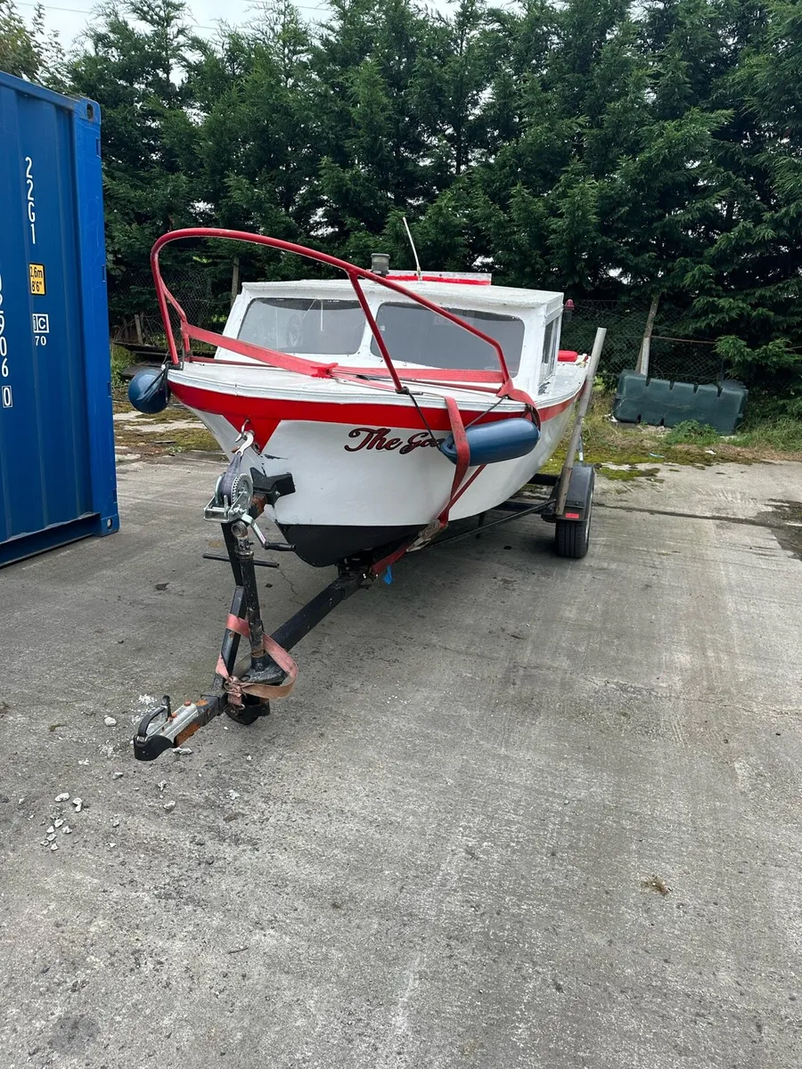 Fishing boat - Image 1