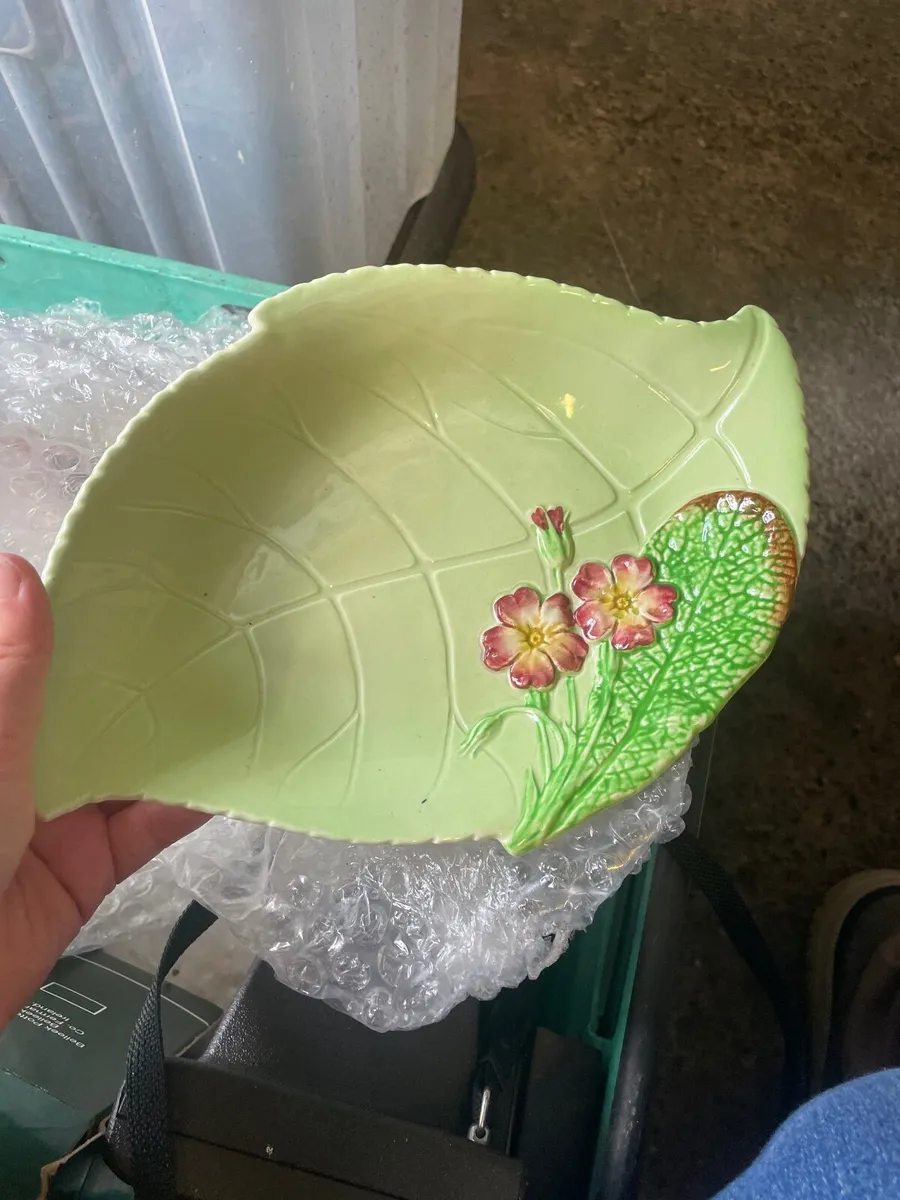 Beautiful rare carillonware leaf dish - Image 1