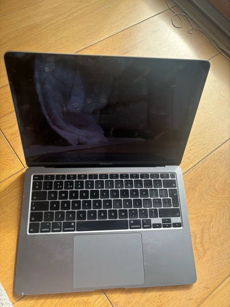 Apple MacBook Air (Retina, 13 inch, 2020) i3 - Image 1