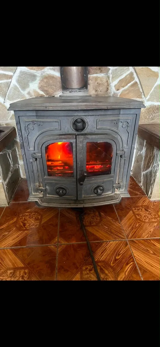 Cast iron stove - Image 1