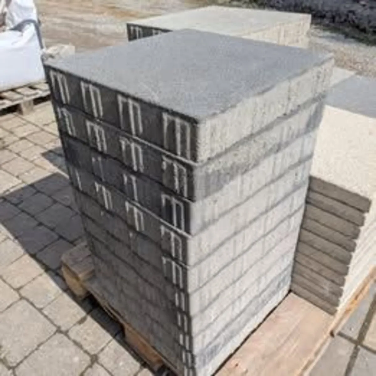 Heavy duty concrete paving slabs - Image 2