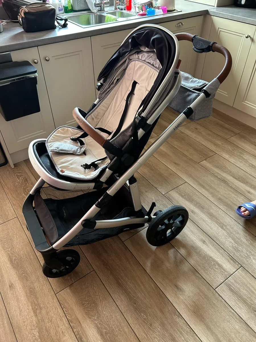 Pram/stroller combo - Image 1