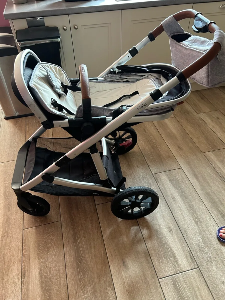 Pram/stroller combo - Image 2
