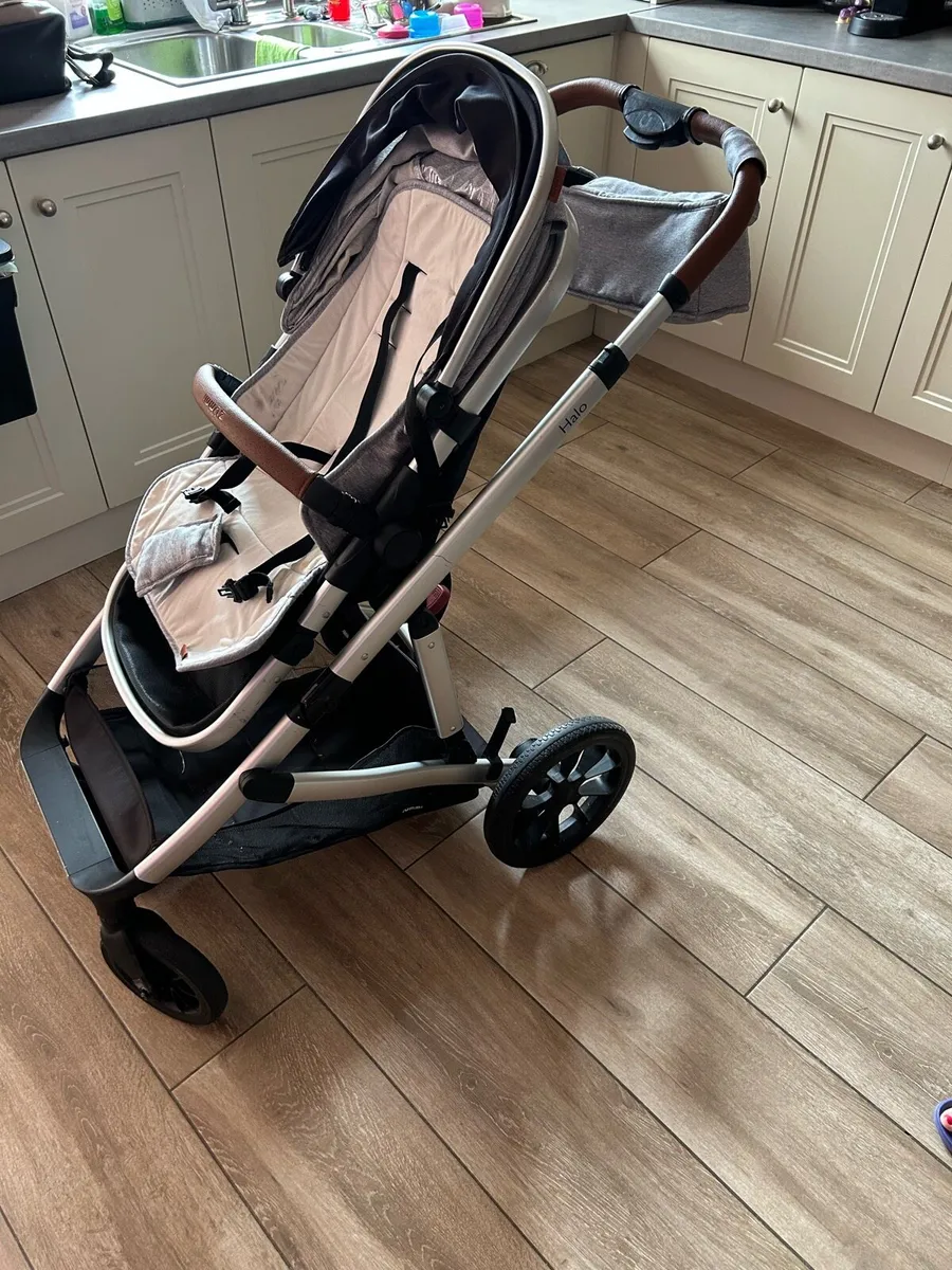 Pram/stroller combo - Image 3