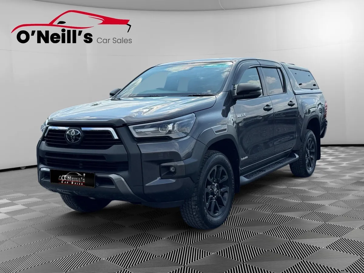 Toyota Hilux 2023 2.8 INVINCIBLE AUTO. NOVAT! #466 - Image 2