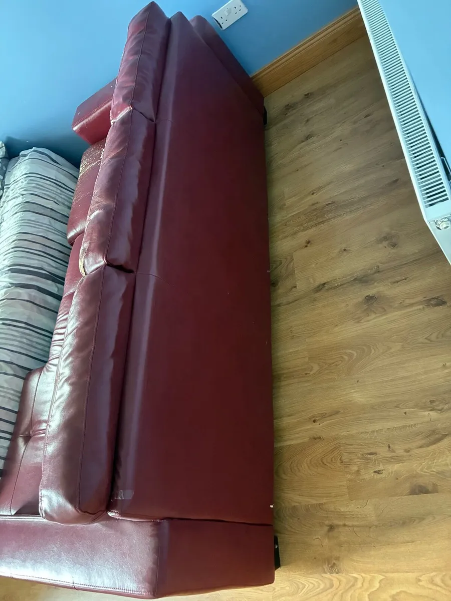 Red leather sofa - Image 3