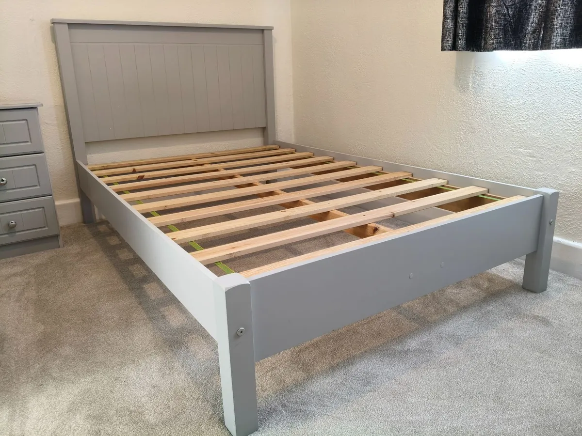 Bedroom Set - Bed, Locker and Chest of drawers - Image 2