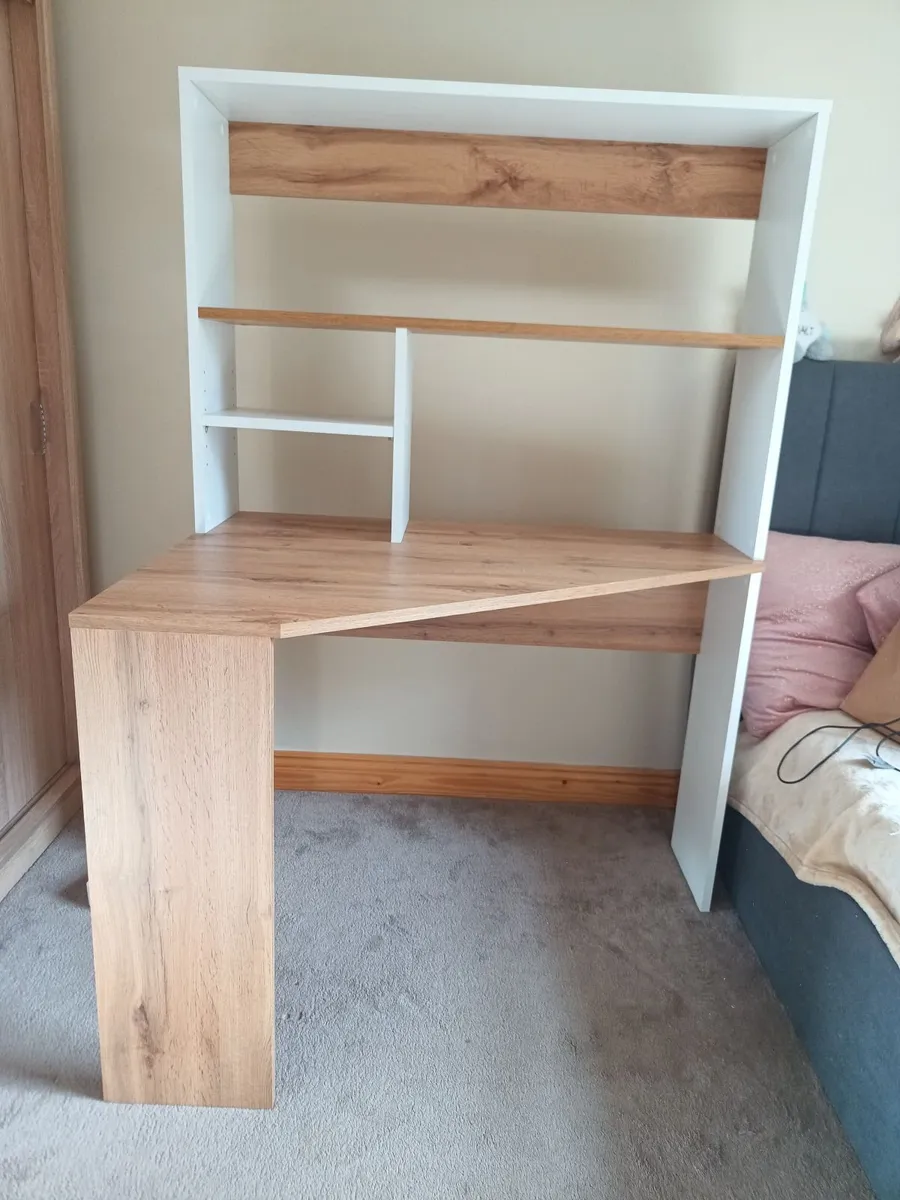 Computer/study desk excellent condition - Image 4