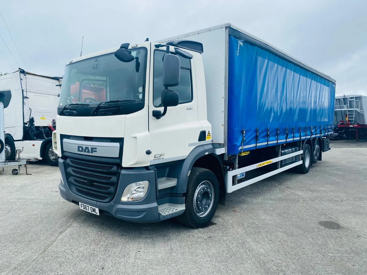 2018 Daf Cf 330 6x2 30 ft Curtiansider - Image 2