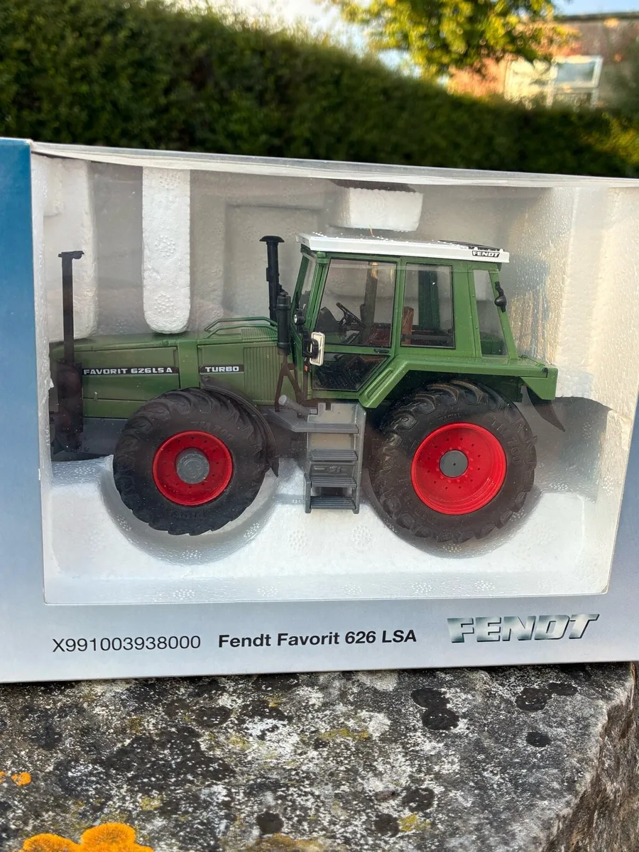 Schuco Fendt 626 LSL 1:32 - Image 2