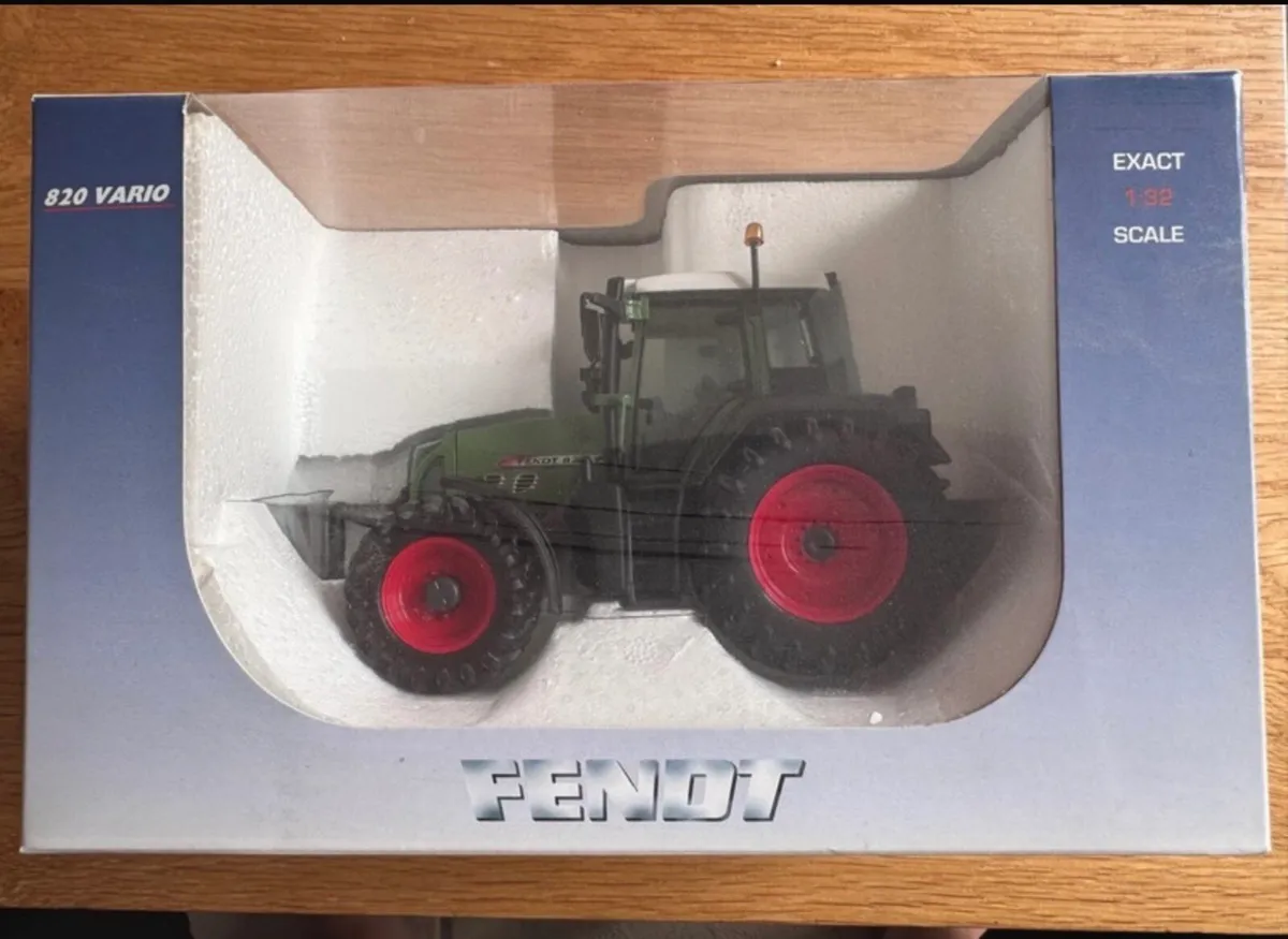 Britains Fendt 820 1:32 - Image 1