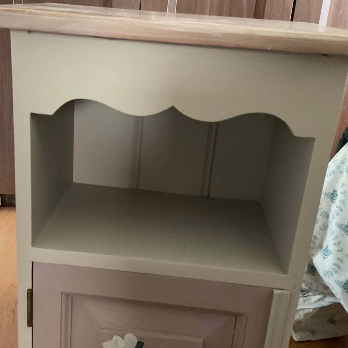 Hand painted cottage style bedside locker - Image 4