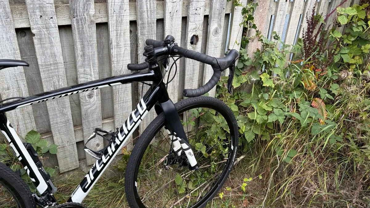 SPECIALIZED E5 GRAVEL BIKE - Image 3