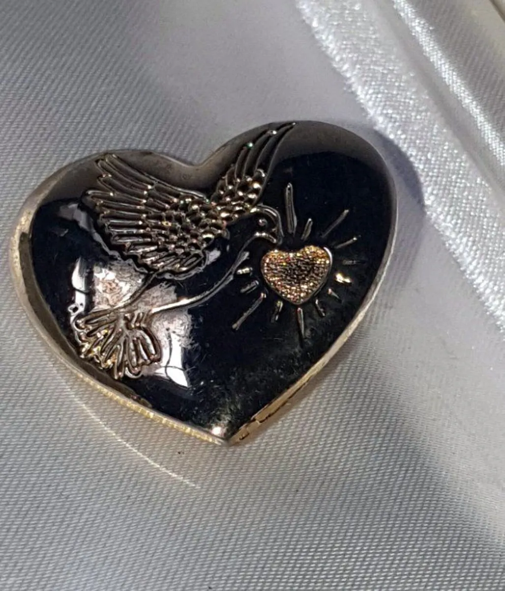 Pristine Vintage Variety Club "Dove & Heart"Brooch - Image 2