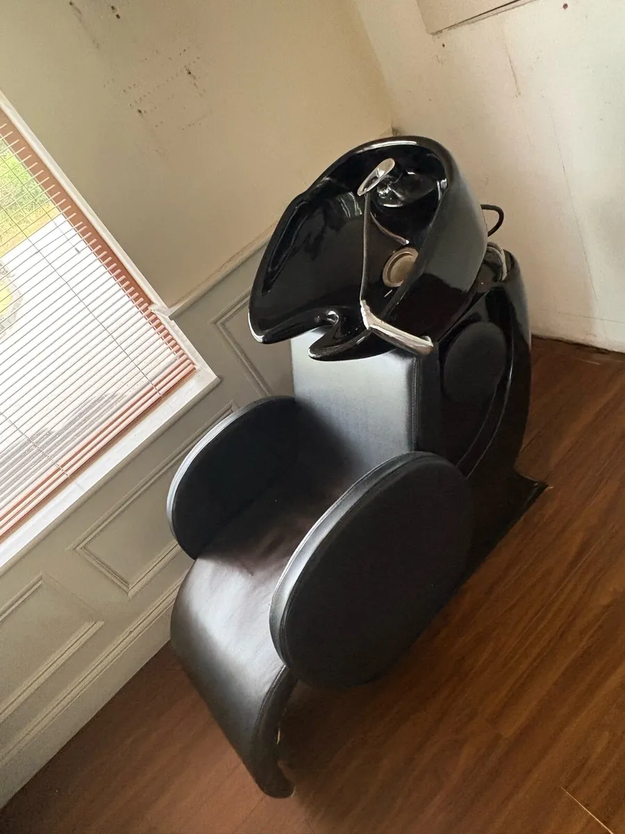 Hairdressing equipment - Image 2
