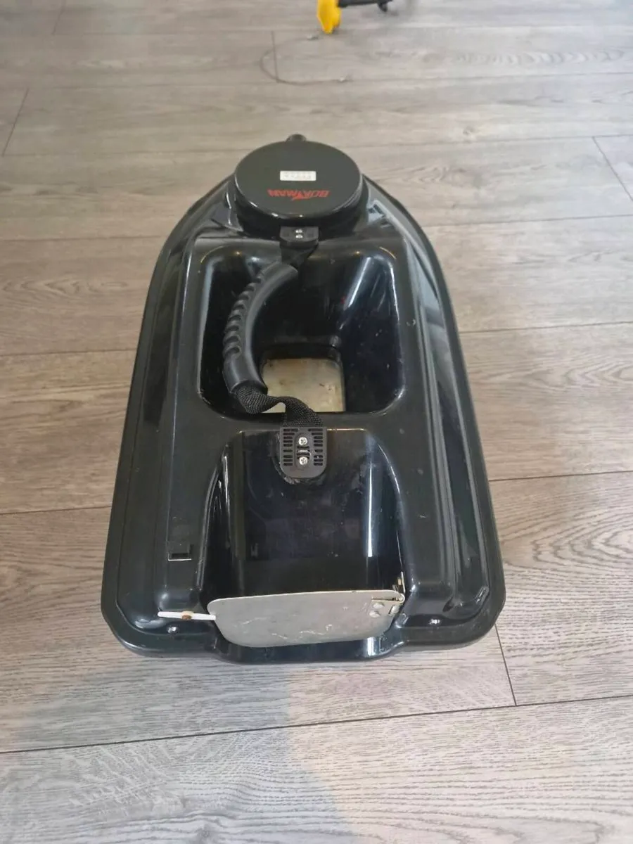 Actor Mark 4 bait boat with gps upgrade - Image 4