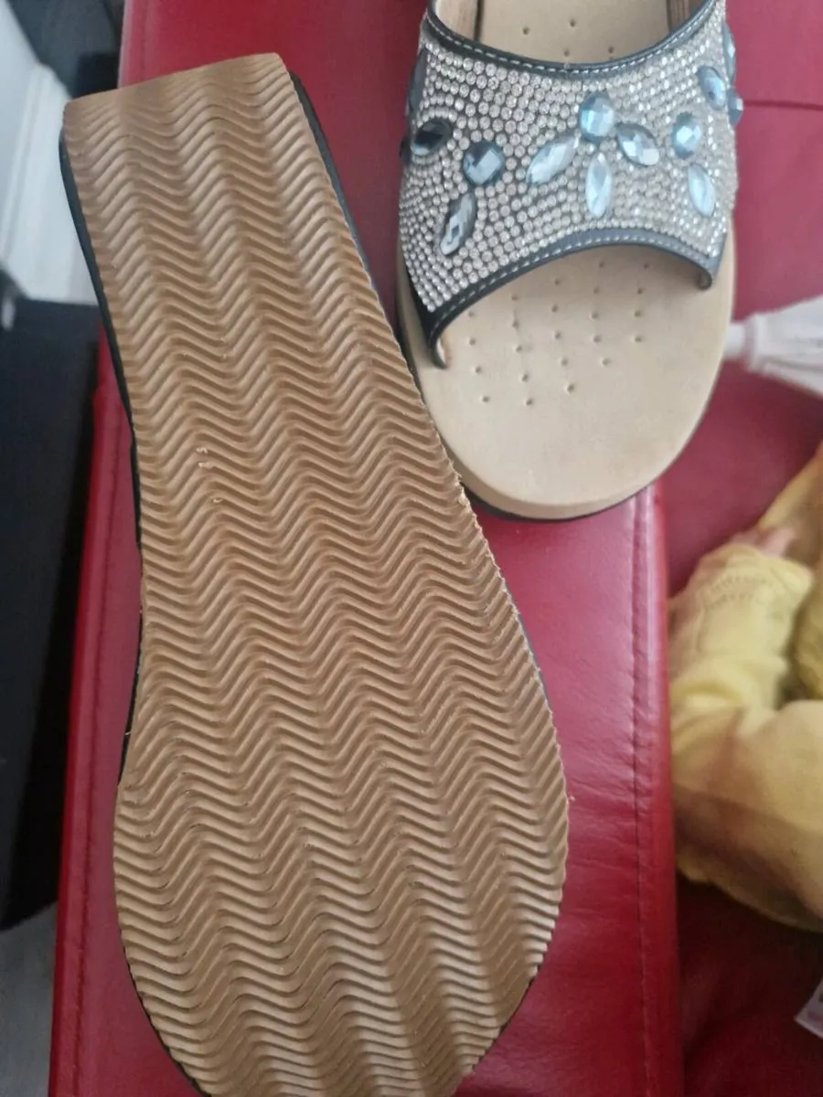 Sketchers slip ins - Image 4