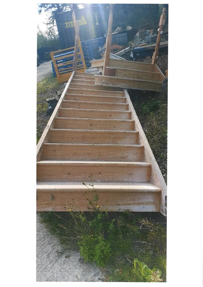 Flight of stairs & 1/4 Landing - Image 1