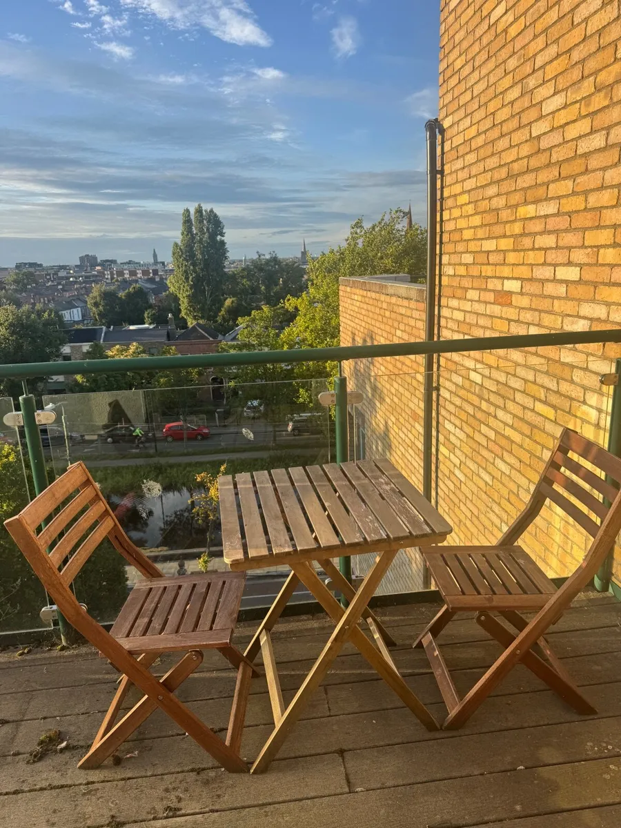 Outdoor table and chairs - Image 4