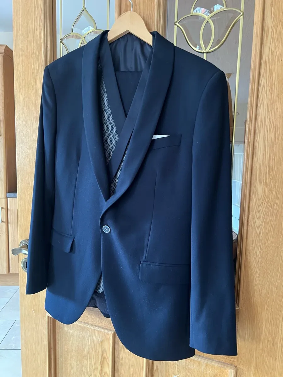 Grooms navy tuxedo - Image 2