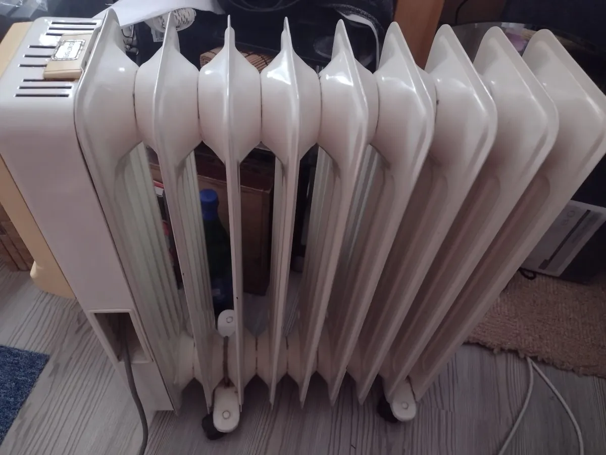 Large Futura 9 fin oil filled radiator 2000W - Image 3