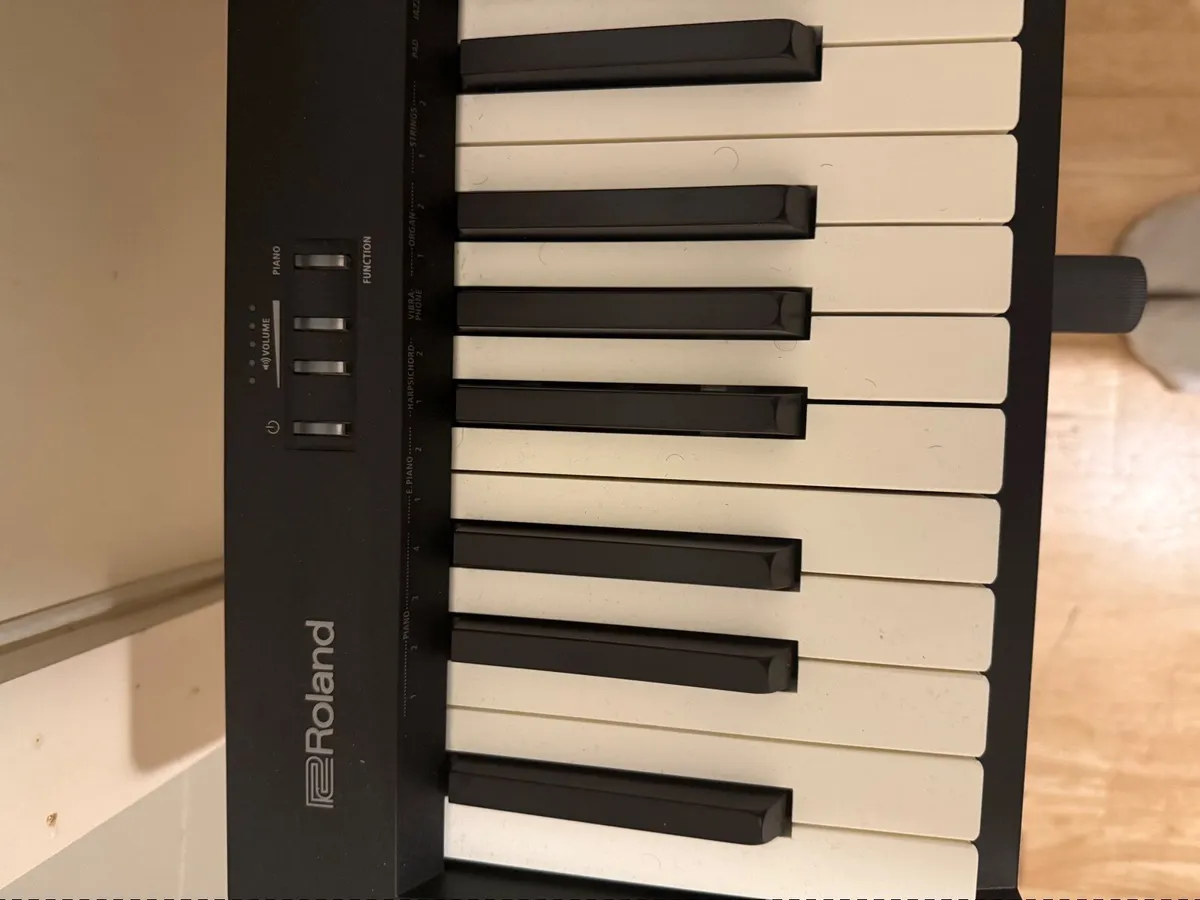Piano Roland FP-10 Digital - Image 1