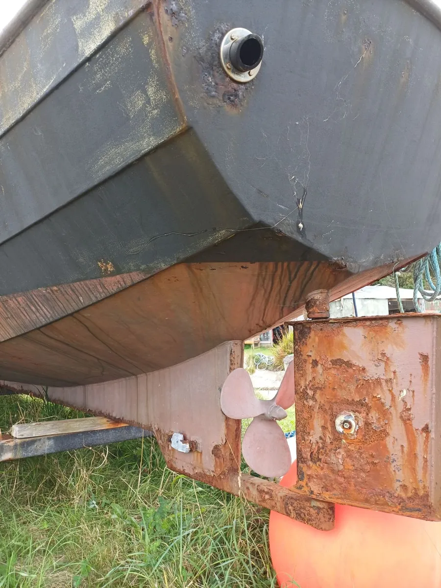 Steel fishing/work boat - Image 4