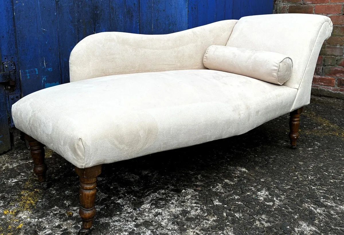 Vintage Chaise Lounge - Image 3