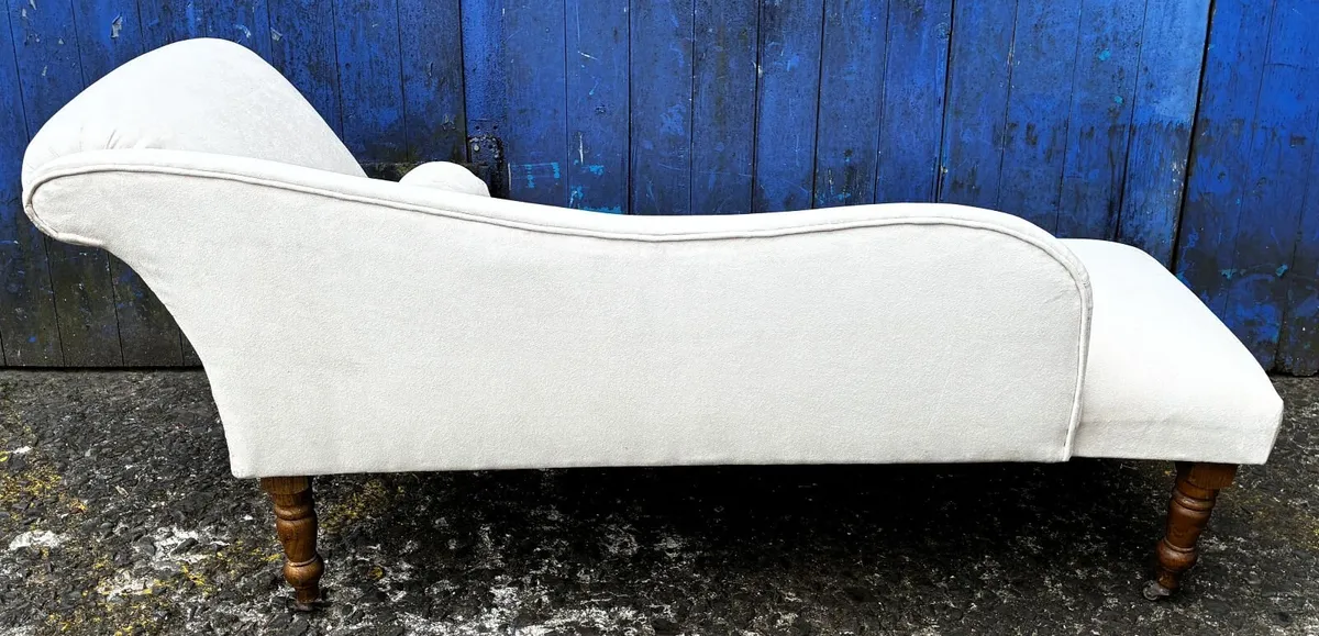 Vintage Chaise Lounge - Image 4