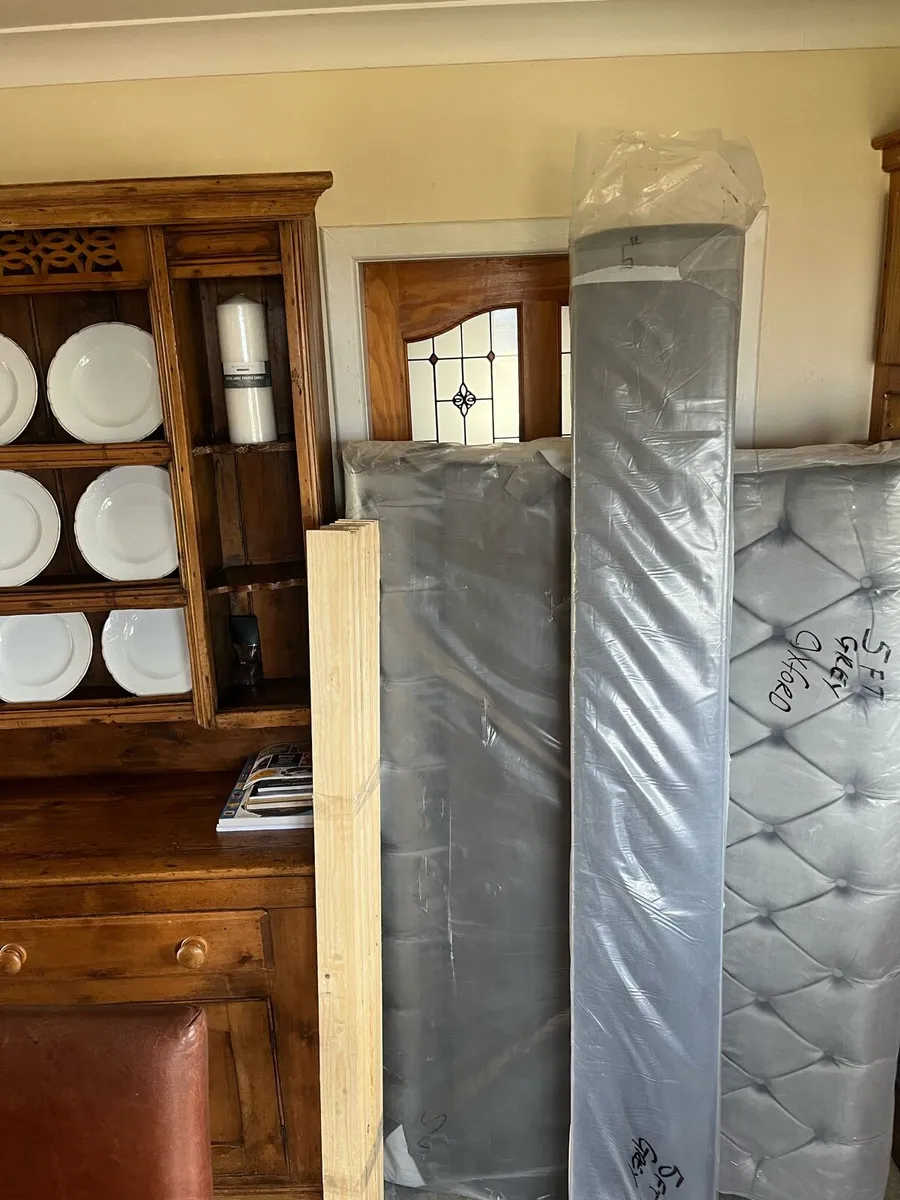 New Chesterfield Bed - Image 4
