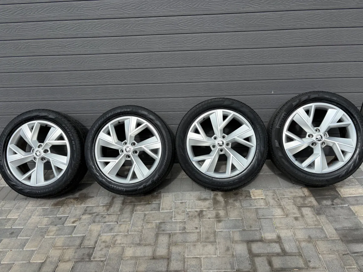 19” GENUINE SKODA KODIAQ ALLOY WHEELS & TYRES - Image 2