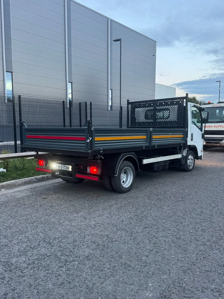 Isuzu 3.5ton tipper - Image 3