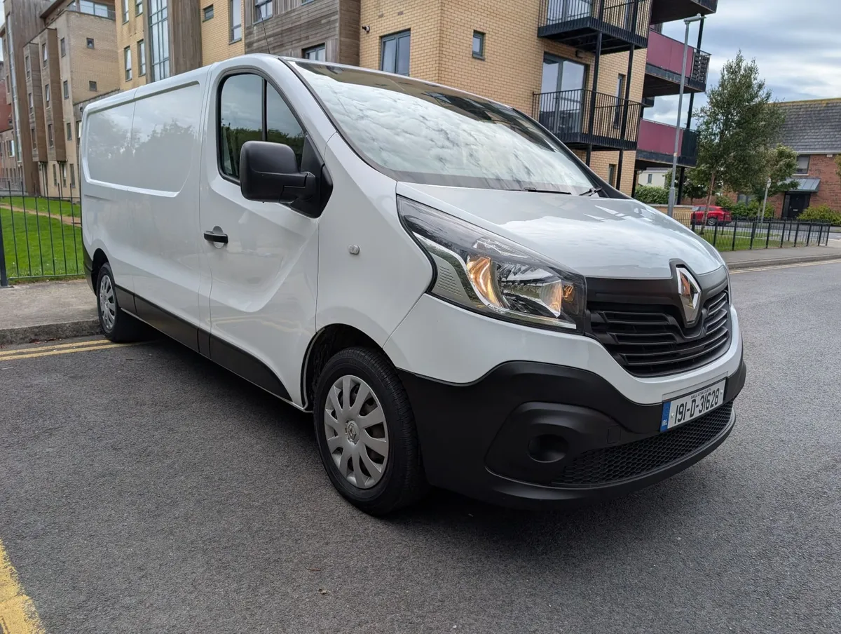 RENAULT TRAFIC NEW DOE LOW MILEAGE 27K KM - Image 2