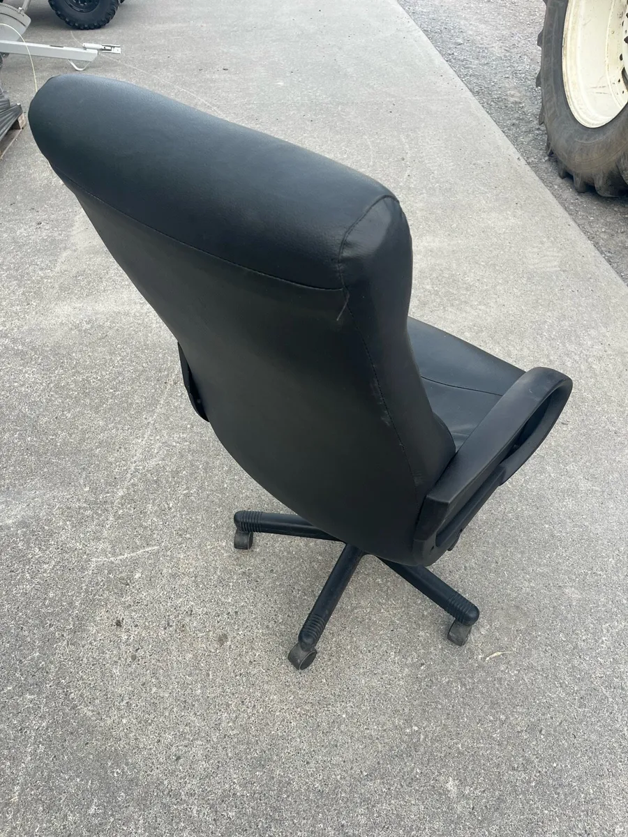 High-Back Office Chair - Image 3