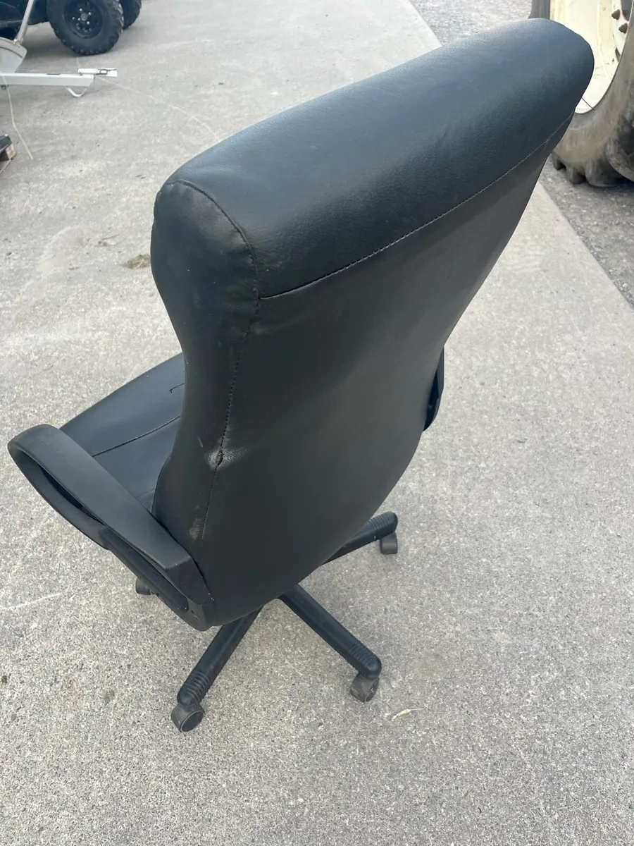 High-Back Office Chair - Image 4