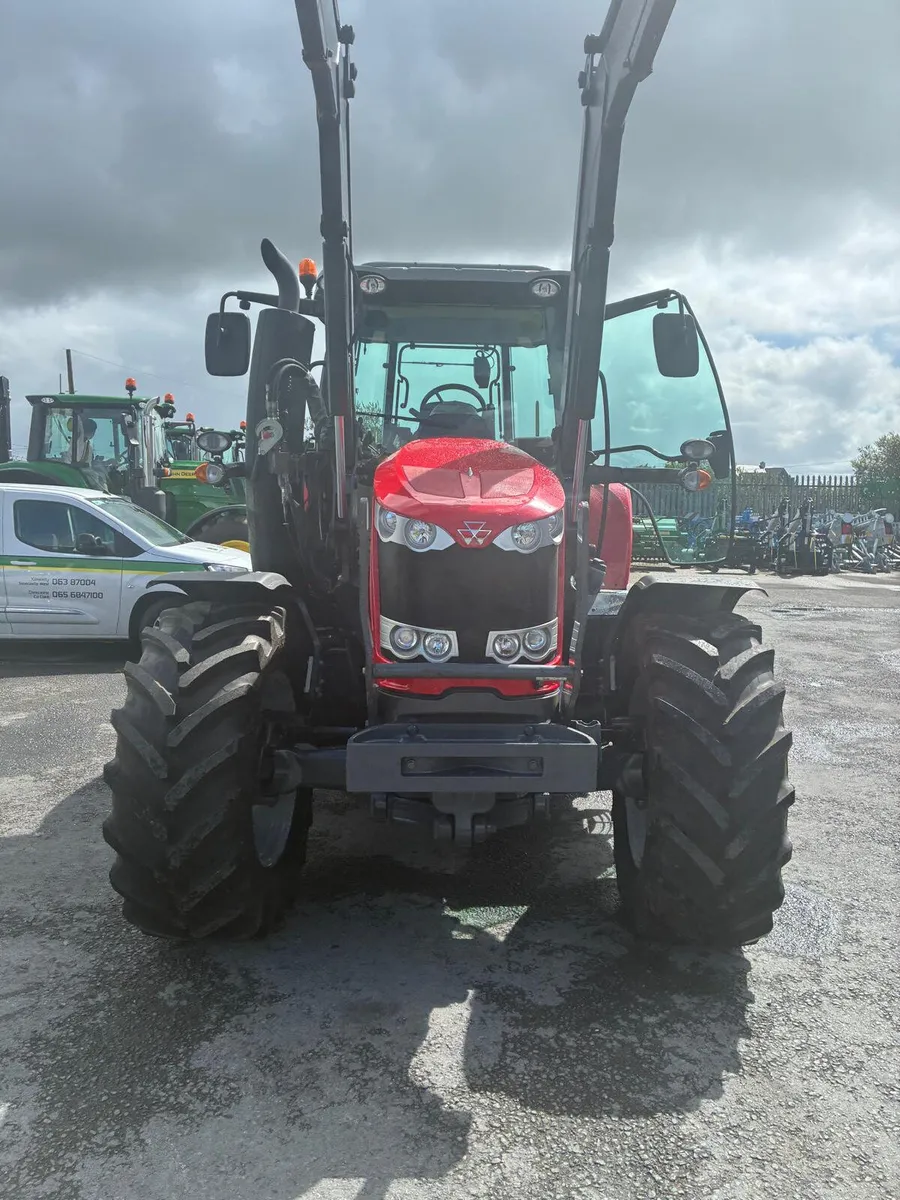 2016 Massey Ferguson 6613 - Image 2