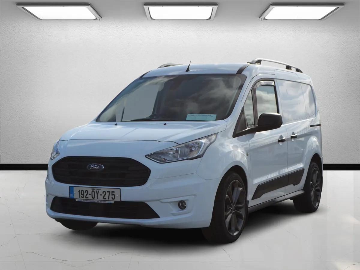 Ford Transit Connect Trend with air con - Image 3