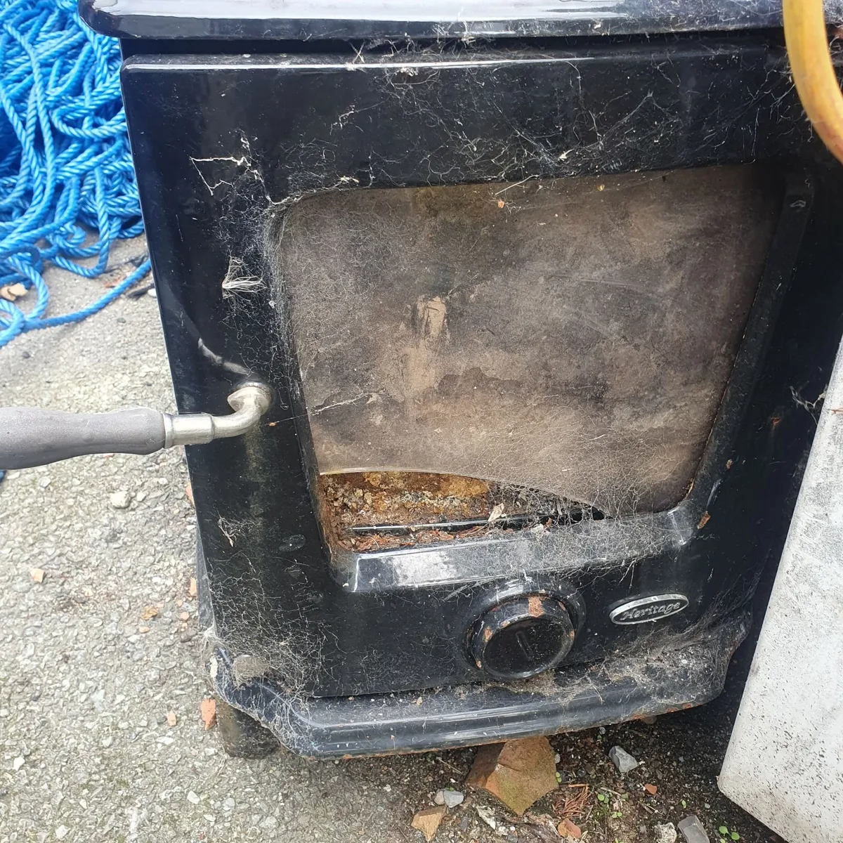 2 heritage cast iron stoves - Image 2