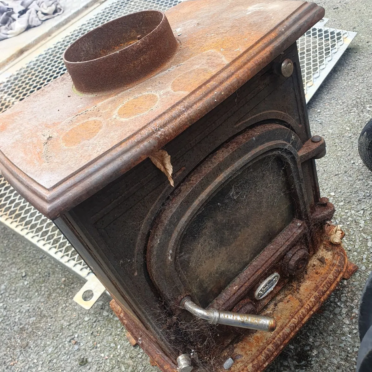 2 heritage cast iron stoves - Image 1