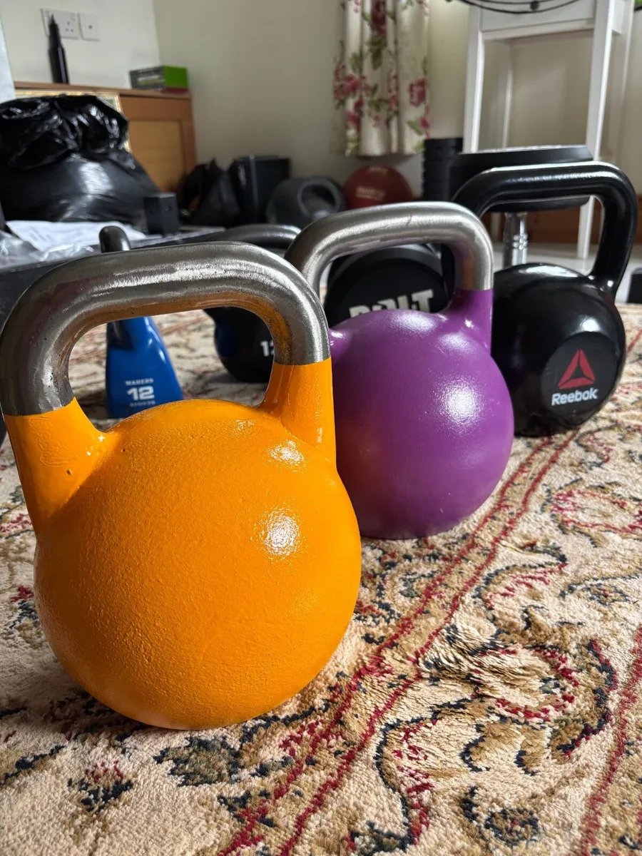 16, 20 kg competition kettlebells and 28 kg Reebok - Image 2