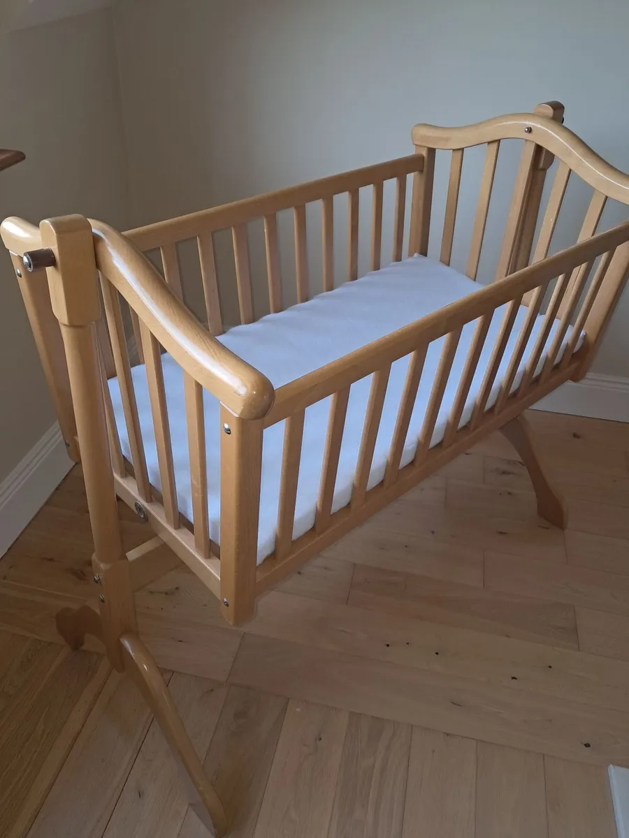 Swinging crib - Image 3