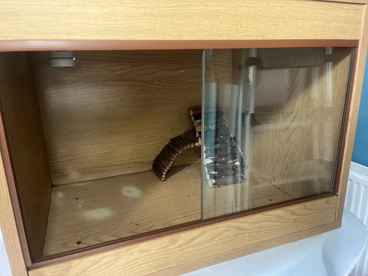 Reptile enclosure with sliding glass doors - Image 1