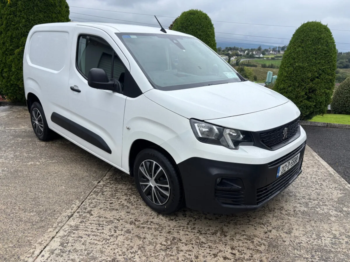 Peugeot Partner PROFESSIONAL PLUS 1.5 BLUE HDI - Image 2