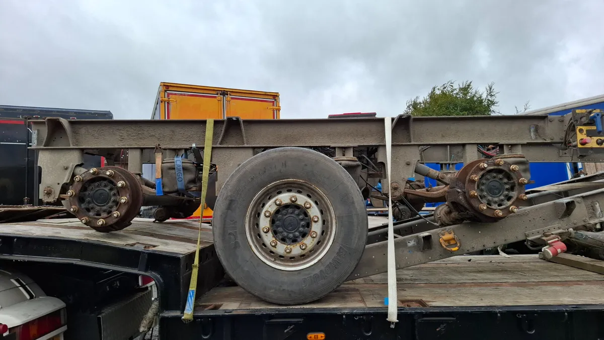 Schmitz  Chassis & Axles For Sale - Image 1