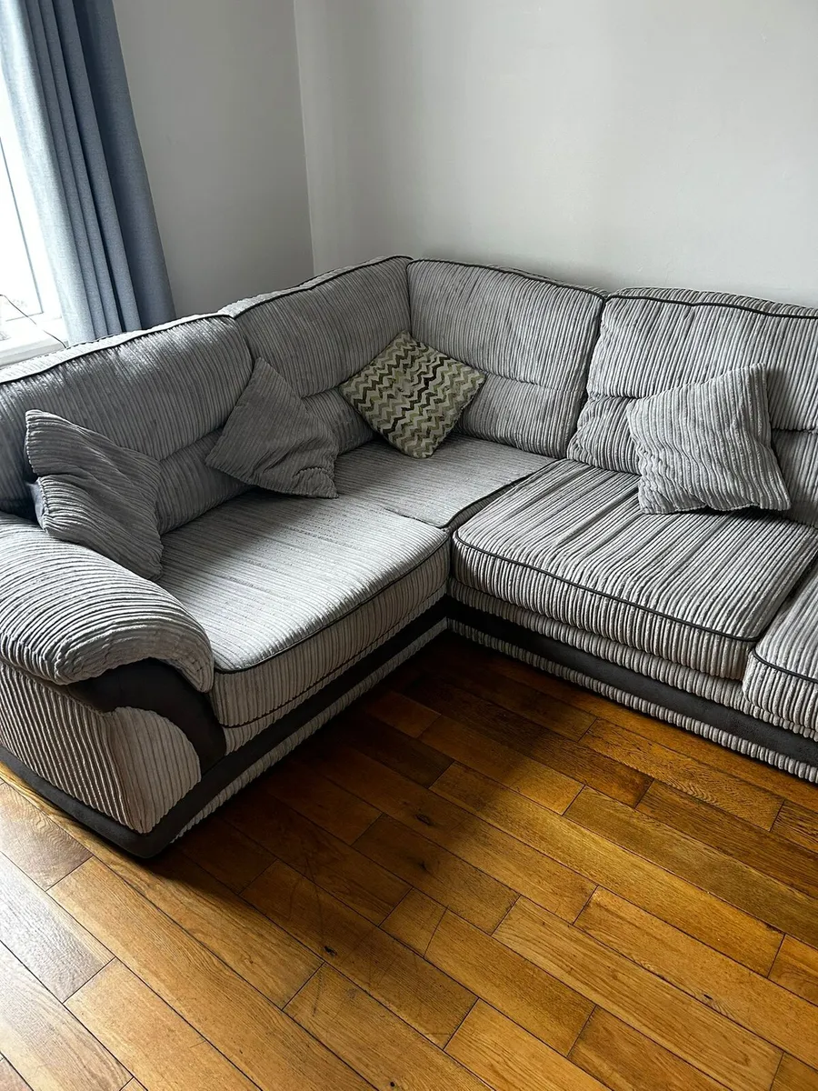 Couch - Image 2