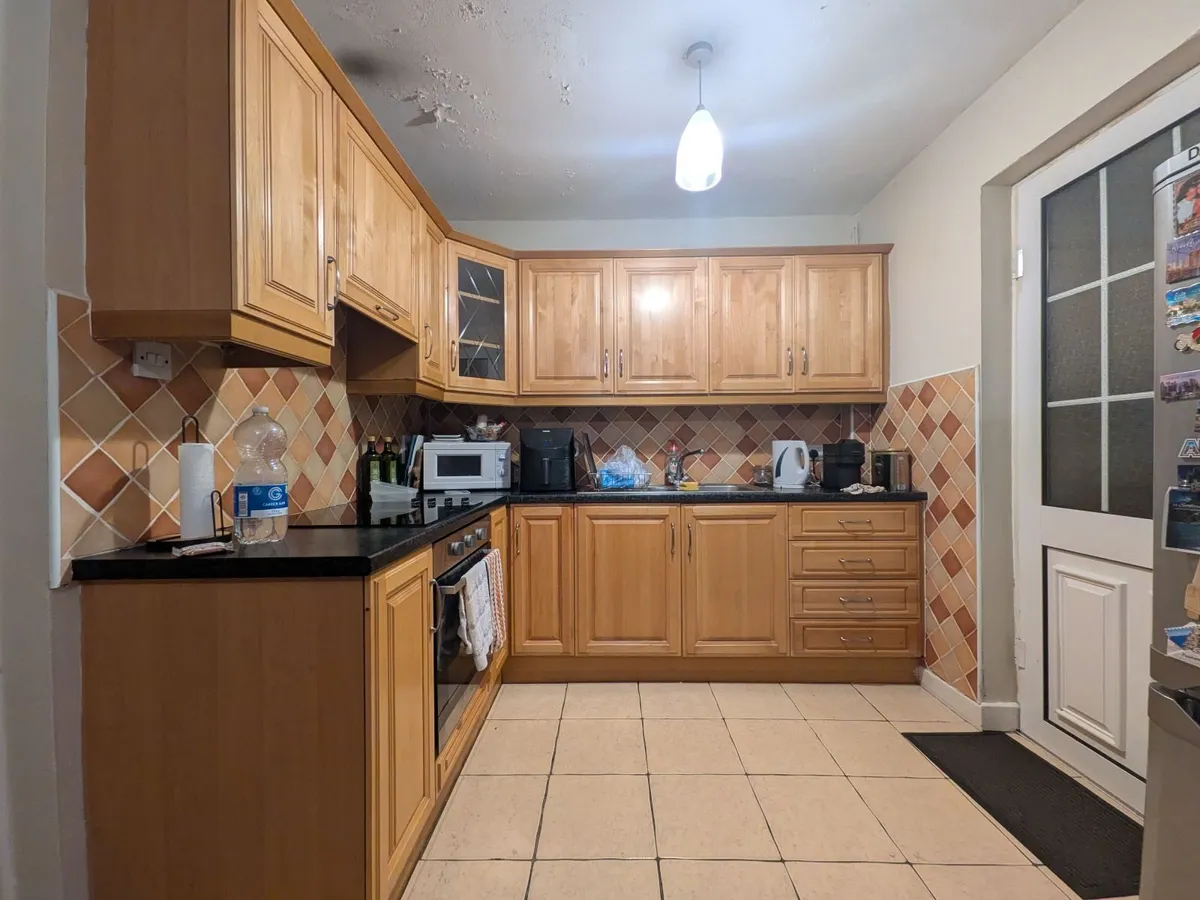 Fitted Kitchen and Oven - Image 1